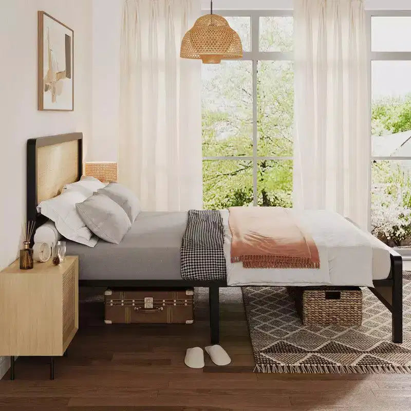 Cadre de lit plateforme en rotin pour lit double/grand lit avec tête et pied de lit en rotin naturel, rangement sous le lit