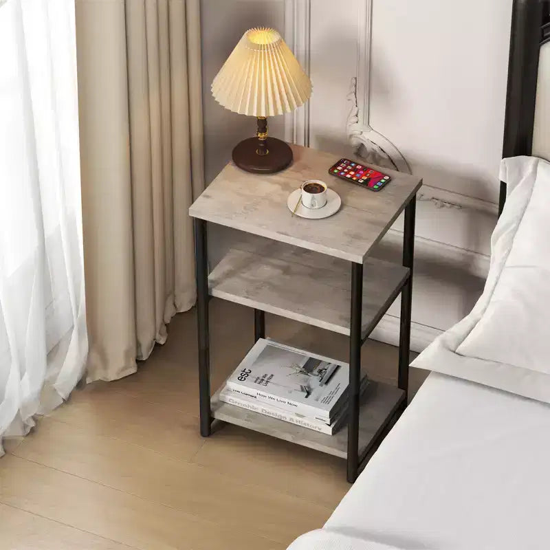 Table d'appoint rustique à 3 niveaux pour petits espaces, petite table d'appoint de ferme en bois avec étagères de rangement, table de chevet fine pour chambre, salon, bureau